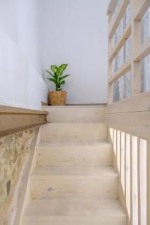 Bastakis Studio Gold - 4