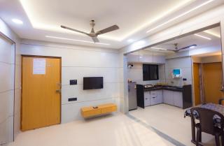 Nirrtul 201 Cozy 2BHK Home away from Home Sleek and Central - 6