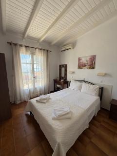 Eleni's Apartments - 4