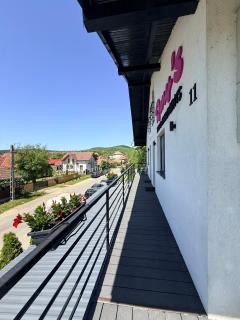 Reny's Studio Apartments -Hiperbara - 2