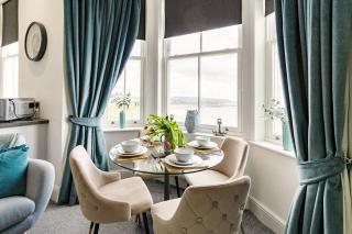 Sea View Serenity Breath taking sea view sleeps 4 - 9