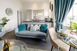 Sea View Serenity Breath taking sea view sleeps 4 - 7