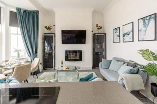 Sea View Serenity Breath taking sea view sleeps 4 - 8
