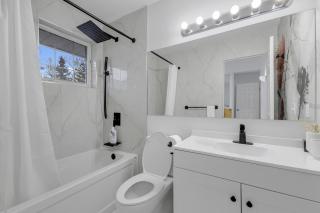 Calgary Downtown Guest House - 1