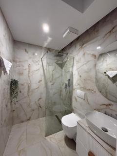 EBU Apartment 3 - 8