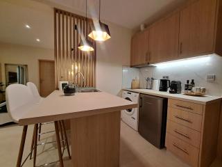 Aqua Vista Saronida Studio - Stylish Suite with Jacuzzi - Luxury - 7
