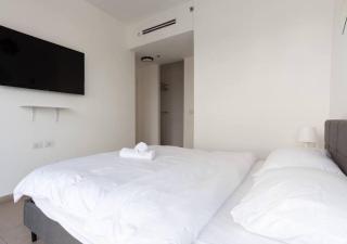 Modern Tower Apt w Spectacular Sea View l Mamad - 5