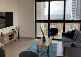 Modern Tower Apt w Spectacular Sea View l Mamad - 4