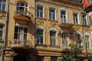Tbilisi Heart Funky 1BR Apt - By Wehost - Tbilisi - 8