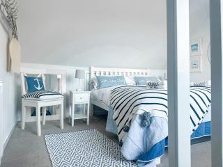 Ginn Cottage - 1