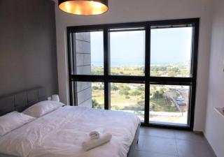 Elegant Tower Apt l Sea View & Parking l Mamad - 2