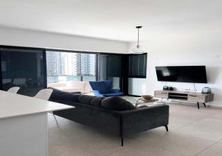 Elegant Tower Apt l Sea View & Parking l Mamad - 4