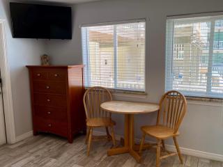 Beachgate Condo Suites and Hotel 211 - 212 - 213 condo - 4