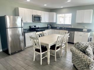 Beachgate Condo Suites and Hotel 221 - 222 - 223 condo - 9