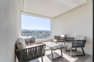Porto Luxury Riverside Retreat with Douro Views & Garage - 3