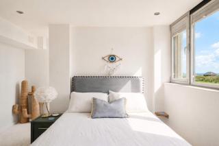 Apartment Balcony Overlooking Fistral Sea Views - 7
