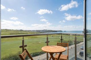 Apartment Balcony Overlooking Fistral Sea Views - 3