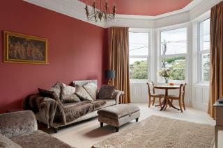 Beautiful Victorian Apartment Parking & Garden - 5
