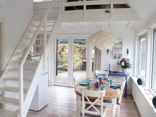 Holiday Home in Noordwijkerhout by Lake - 8