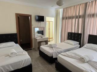 Holiday Hotel - 5