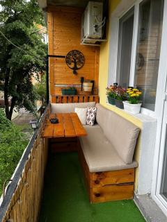 Elegant&Cozy Home 10 min to Sea Garden - 5
