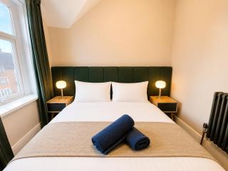 Stylish Cardiff Stay for 4 - Free Parking - 3