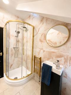 Stylish Cardiff Stay for 4 - Free Parking - 6