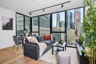 Modern CBD-Edge 2BR Apartment with City Views, Pool, Gym & Sauna in West Melbourne, Near Queen Victoria Market & Marvel Stadium - 2