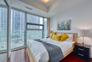 Lake View 2 Bedroom Condo in Downtown Toronto - 8