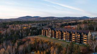 402 - The Penthouse Luxury Condo - View and Pool - 5