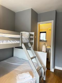 Westport Town Centre Budget Rooms - 0