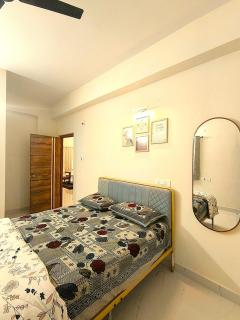 Enchanting 3BHK with all amenties in Hi-Tech City - 1