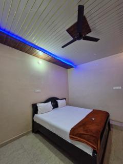 Yuvarathna Hampi Stay - 7