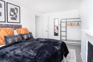 Central Stroud 3-Bedroom Flat with Fast WiFi - 9
