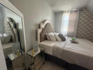 Cozy Private Room In a Shared Home Minutes from NYC, METLIFE and AMERICAN DREAM MALL - 1
