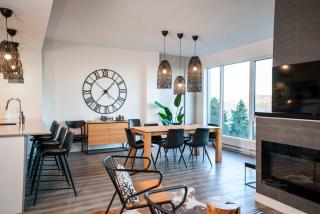 307 - Le Repere Condo - View and Modern Comfort - 8