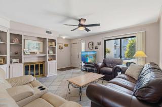 Gulf Winds 28 Paradise condo with pool access private balcony and patio - 0