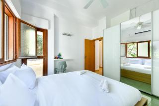 Spacious 3BR Penthouse w Rooftop 7 min from Beach - 4
