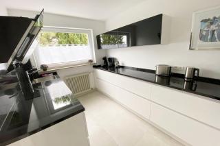 Stuttgart-Townhouse fully furnished w garden - 2