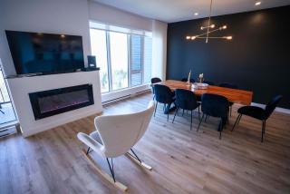 304 - Chic Minimalist Condo - River & Serenity - 8