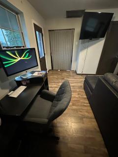 Small family home with big yard - 0