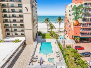 Beachfront Sunsets, Heated Pool & Gulf Views Escape - Dolphin Watch 203 - Roelens - 8