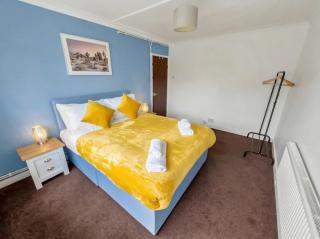 Modern 2 BR ground floor apartment with parking and garden - 5