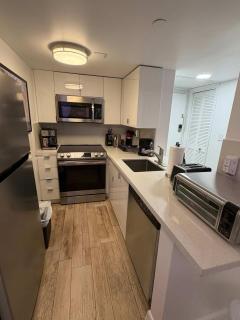 2 Bedroom - Ocean Drive Suite - 8