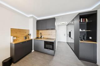Aurevo Luxury Apartment - Pool, Spa & Lakeview - 7