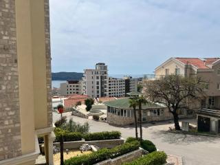 apartment with 2 bedrooms and 2 bathrooms, 90 m2 Iva Lola Ribara 42-46 - 1