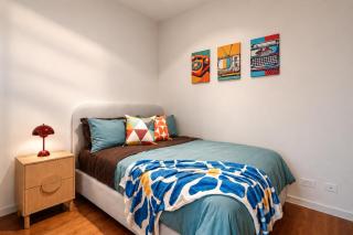3BR Retro CBD Retreat - Pool, Views & Free Parking - 6