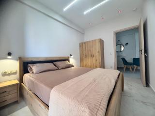 Gazi room - In front of metro and Acropolis. Direct to the airport - 7