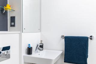Modern Student En-suite in Prime Cardiff Spot! - 4