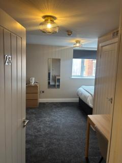 The Royal Hotel - 8